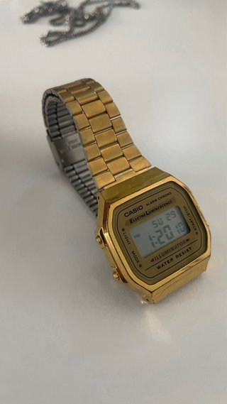 Casio Retro Dorado