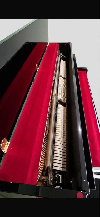 Piano de pared Yamaha B2E PE