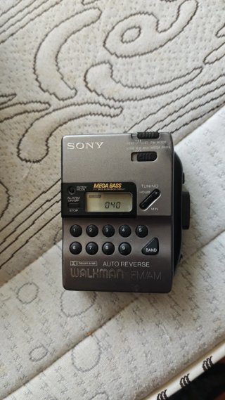 Sony Walkman WM-FX43 Cassette / Radio - Vintage 90