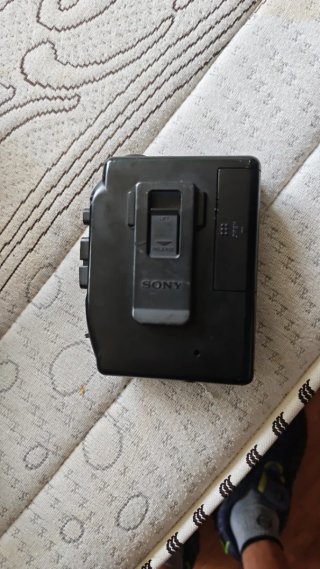 Sony Walkman WM-FX43 Cassette / Radio - Vintage 90