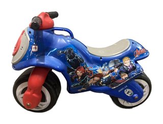 Moto Correpasillos Avengers INJUSA