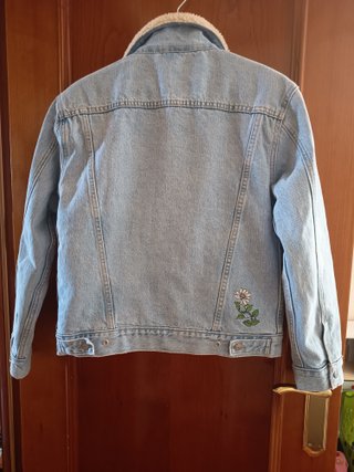 Chaqueta Trucker Levi's con Bordados de Flores