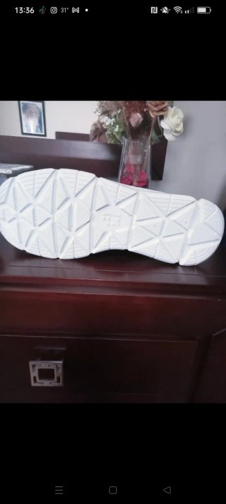 Zapatos de seguridad negros y grises