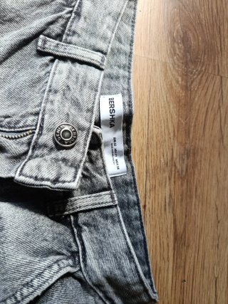 Pantalones vaqueros Bershka marrones