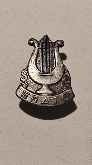 Insignia Antigua Sociedad Coral Erato Figueres
