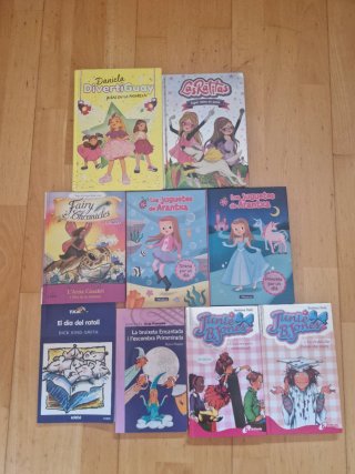 Libros y cuentos, uno 4€, y 3 a 10€