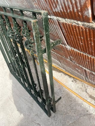 Reja de hierro forjado para ventana