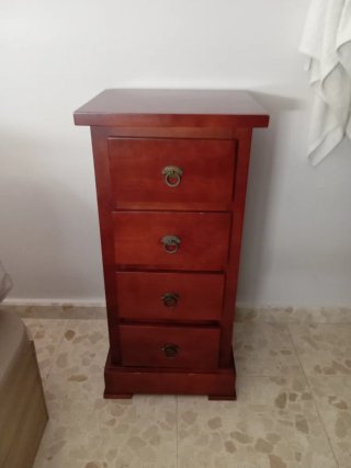 Dormitorio completo de madera maciza