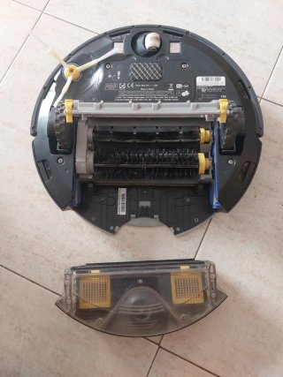 Robot Aspirador iRobot Roomba 780 con 2 faros