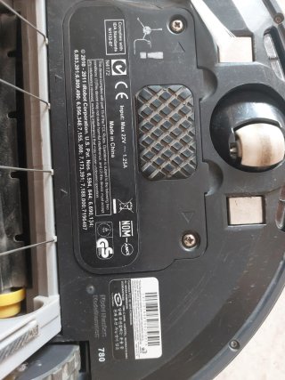 Robot Aspirador iRobot Roomba 780 con 2 faros