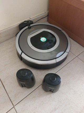 Robot Aspirador iRobot Roomba 780 con 2 faros
