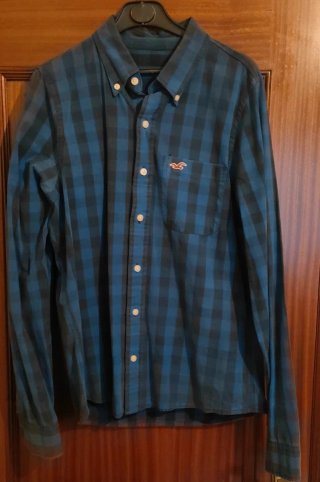 Camisa de cuadros Hollister azul y negra