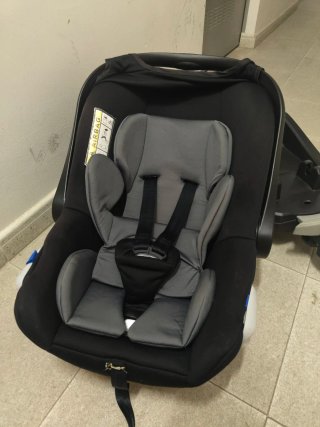 Maxicosi y soporte para el coche