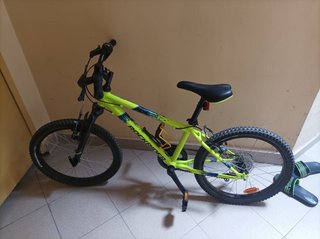 Bicicleta infantil Rockrider 20'' pocos usos nueva