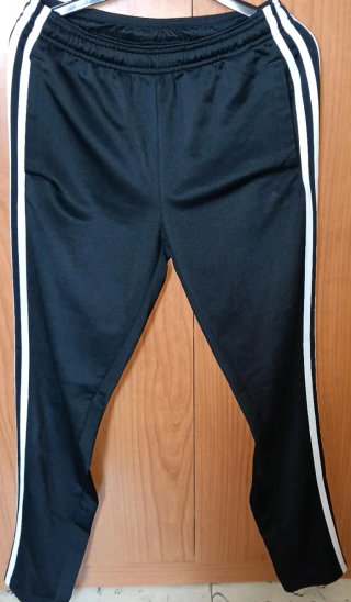 Chaqueta Adidas ligera con pantalón