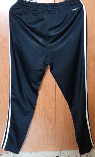 Chaqueta Adidas ligera con pantalón