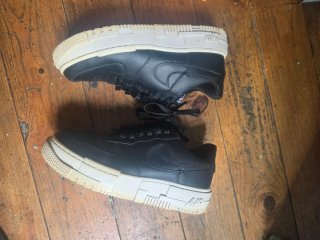 Nike Air Force 1 Pixel Negro Blanco talla 37.50