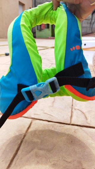 Chaleco flotador infantil azul y verde