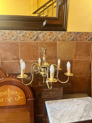 Conjunto cabecero, mesilla y lámpara