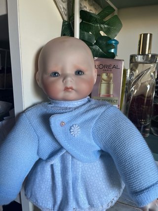 Muñeca  de porcelana muy antigua muy buen estado