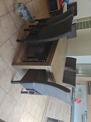 Mesa maciza de madera y 8 sillas salón rústico