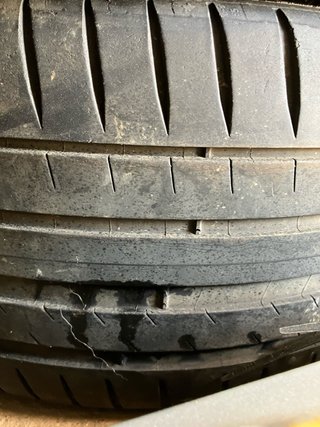 Michelin Pilot Sport 4 235/40 R18 95Y