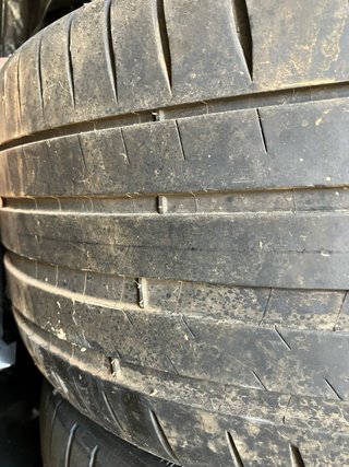 Michelin Pilot Sport 4 235/40 R18 95Y