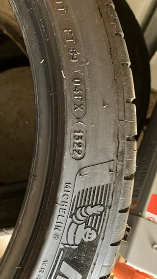 Michelin Pilot Sport 4 235/40 R18 95Y