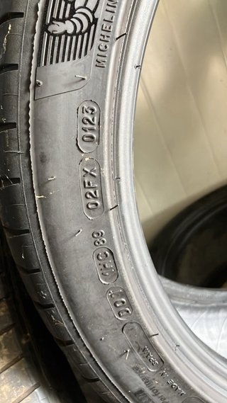 Michelin Pilot Sport 4 235/40 R18 95Y