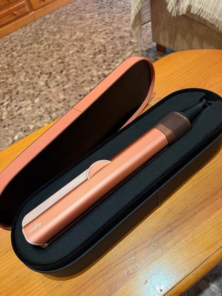 Dyson Airstrait