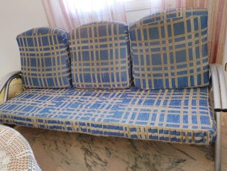 Sofá Cama con Estructura Metálica