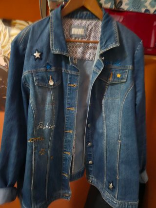Chaqueta vaquera con parches