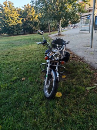 Moto honda shadow JC 29
