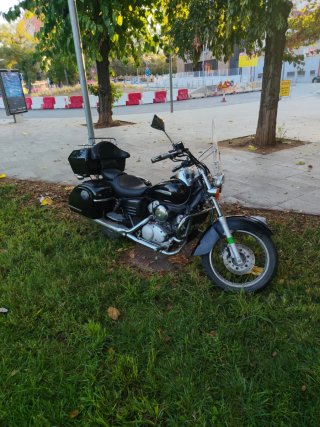 Moto honda shadow JC 29