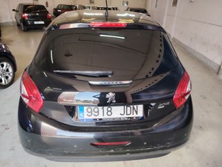 Peugeot 208 2015