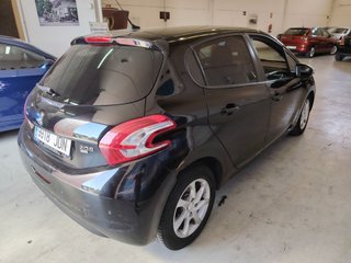Peugeot 208 2015