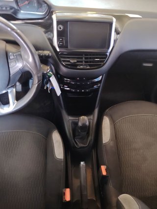 Peugeot 208 2015