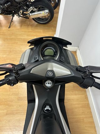 YAMAHA NMAX 125