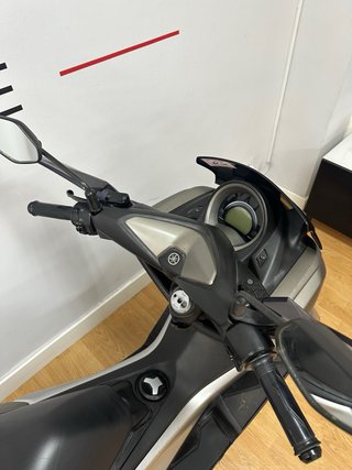 YAMAHA NMAX 125