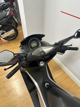 YAMAHA NMAX 125