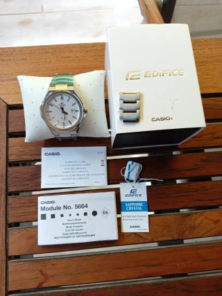 Reloj Casio Edifice Plateado