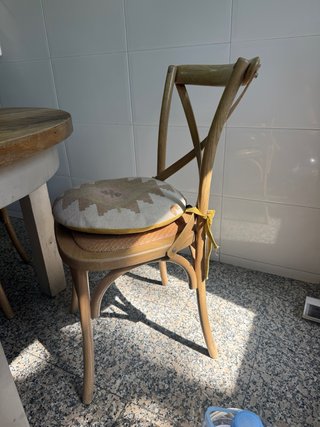 Mesa redonda madera + 4 sillas El Corte Inglés