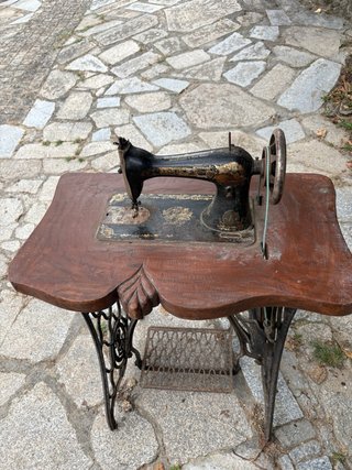 Máquina de coser Singer antigua