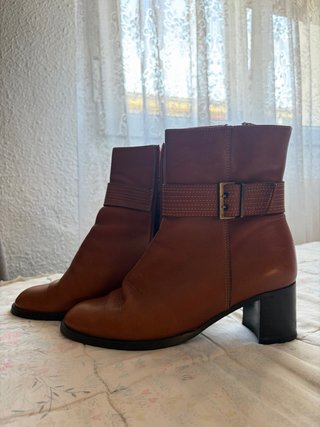 Botines Marrones con Hebilla