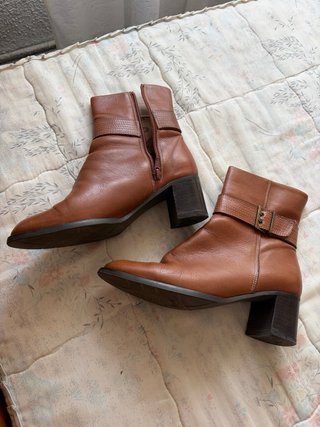 Botines Marrones con Hebilla