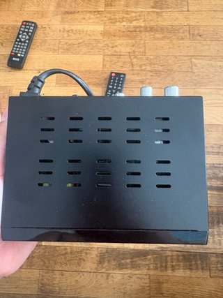 2 Decodificadores de TV con Mandos y Cables