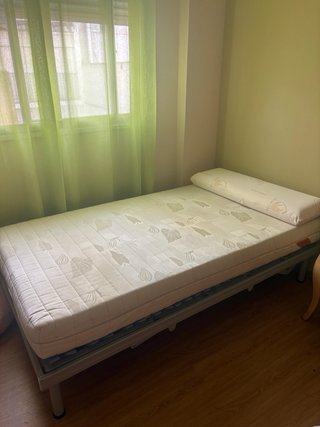 Cama articulada con mando, colchón incluido