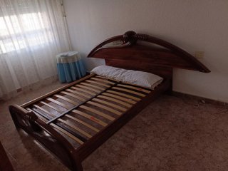 Cabecero de Madera y somier , no hago envío,