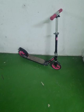 Patinete Oxelo Mid Negro y Rosa