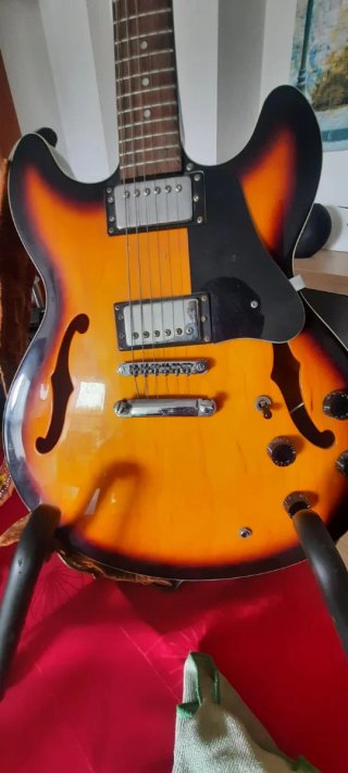 Vester VE-700 Réplica ES-335 Coreana
